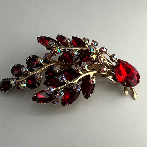 Vintage Red, and A.B. Gold Tone, Large Floral/Leaf Spray Brooch. - Picture 7 of 10